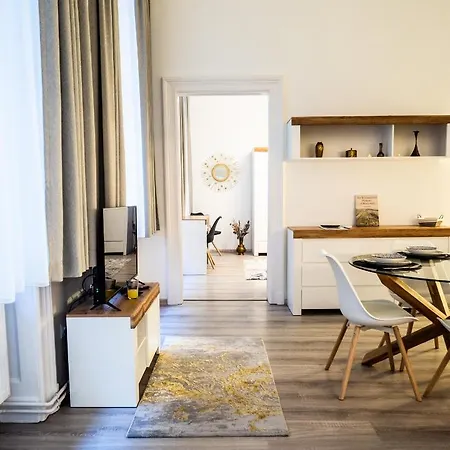 D52 - New In Downtown *