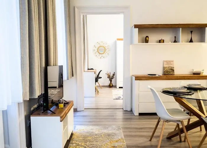 D52 - New In Downtown *