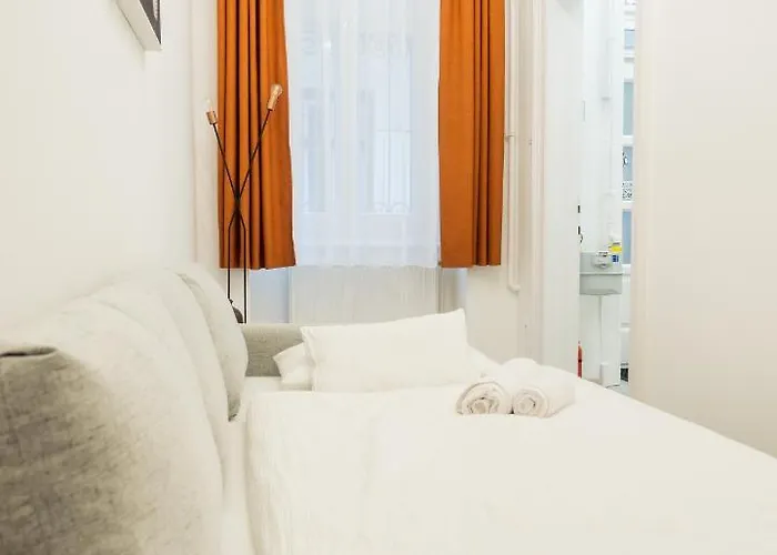 D52 - New In Downtown * Budapest